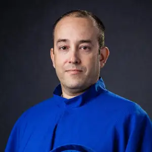 headshot of Carlo da Cunha